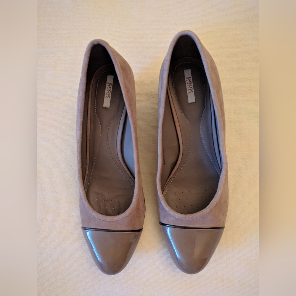 Geox Respira, tan suede & patent leather wedge shoes 2.5" heel, size 10 (EU 40)